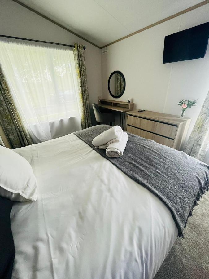 Fir Tree Lodge With Hot Tub ヨーク エクステリア 写真