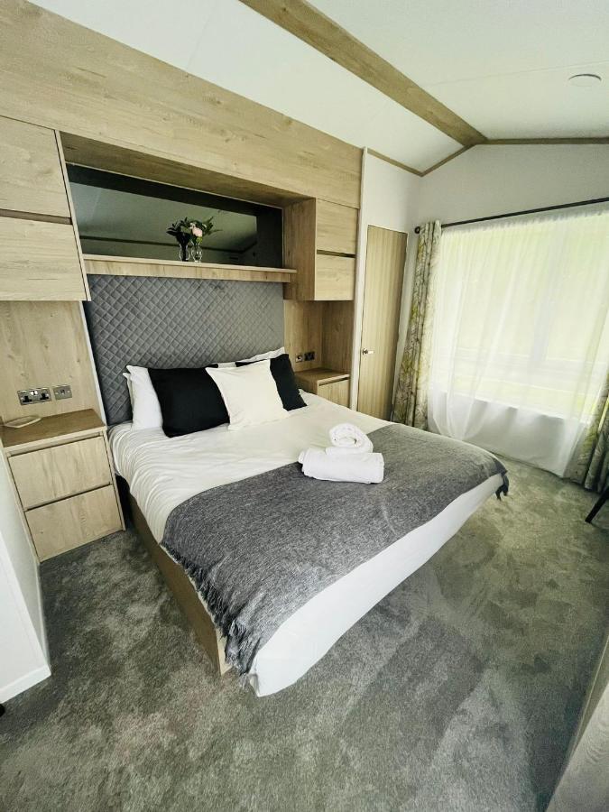 Fir Tree Lodge With Hot Tub ヨーク エクステリア 写真