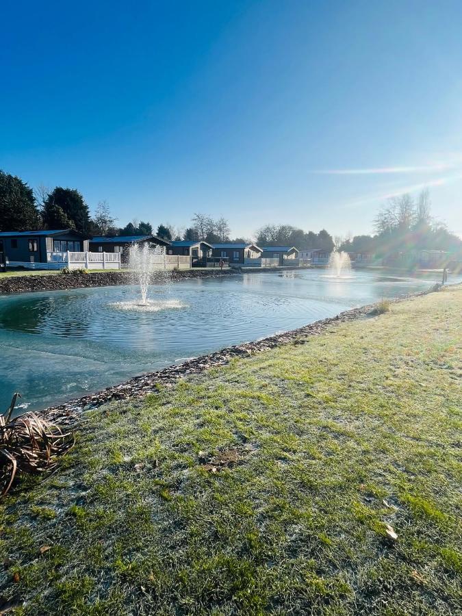 Fir Tree Lodge With Hot Tub ヨーク エクステリア 写真
